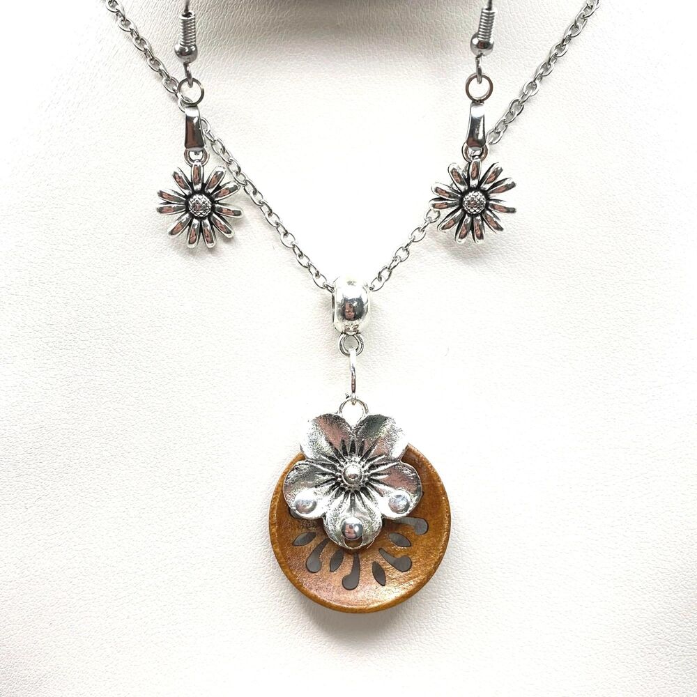 Handmade Flower Necklace & Earrings Set | Nature Inspired Jewelry